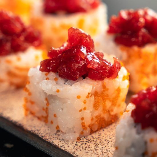 URAMAKI SPICY TUNA (8 UNITS)
