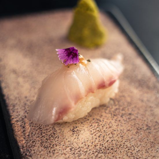 SEA BASS NIGIRI WITH LEMON CREAM (8 PCS)