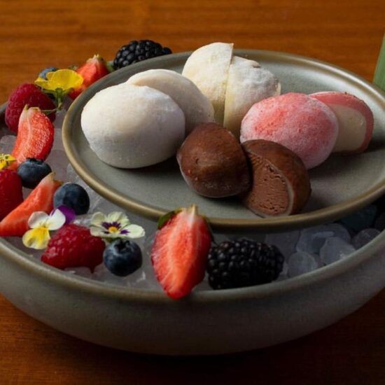 Fruta Fresca con Mochi Helado