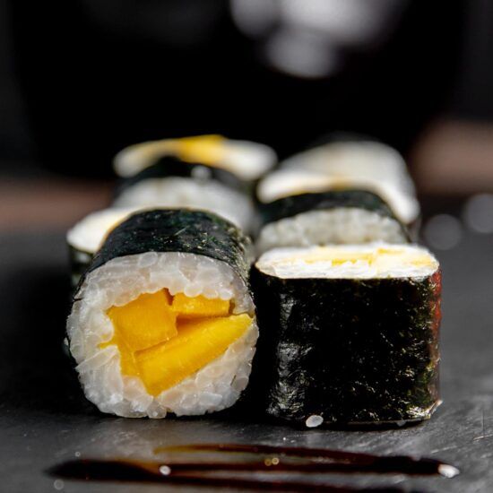 SUSHI MANGO (8PCS)